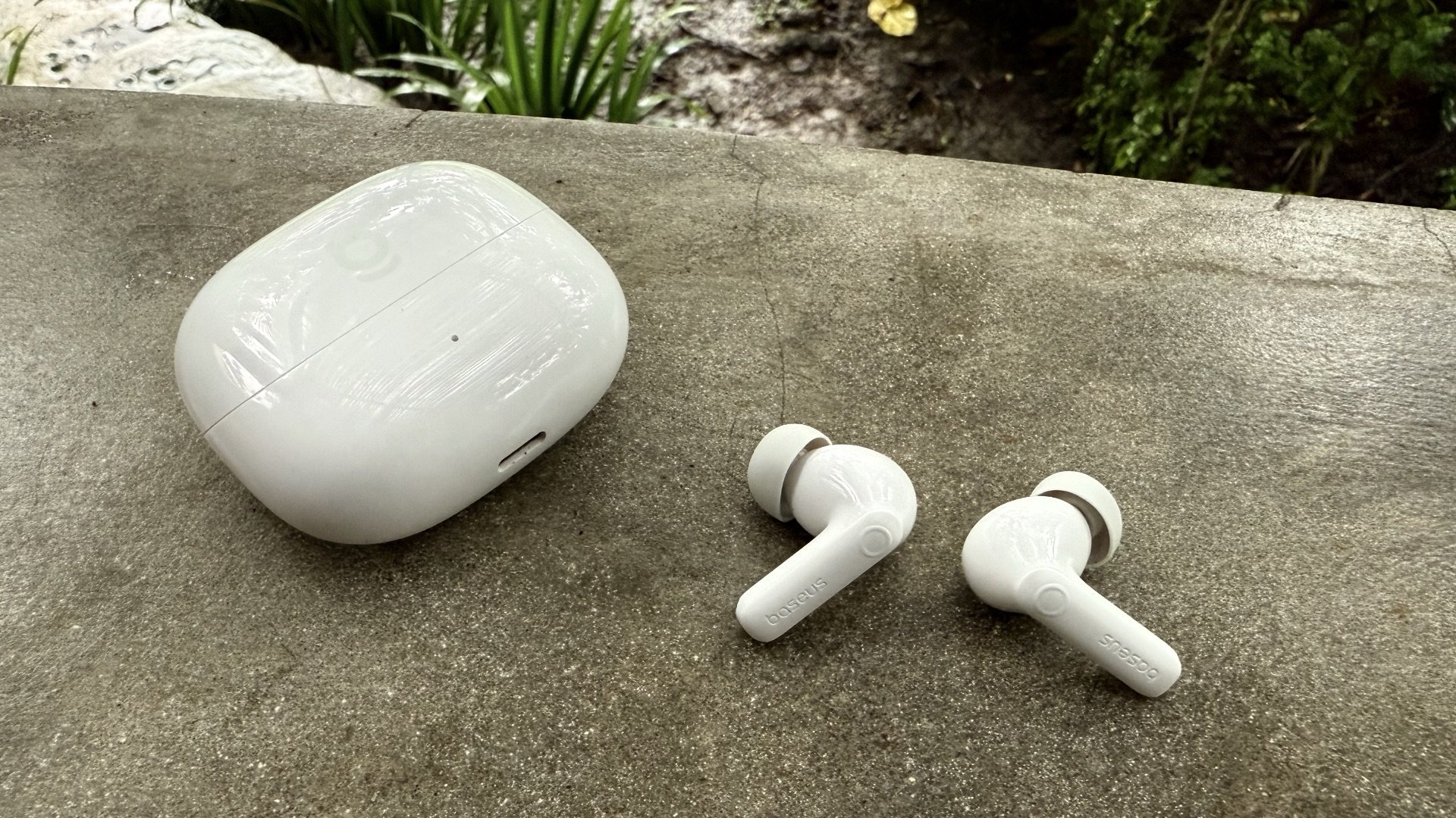 XG-13 TWS review: Whoah, that bass